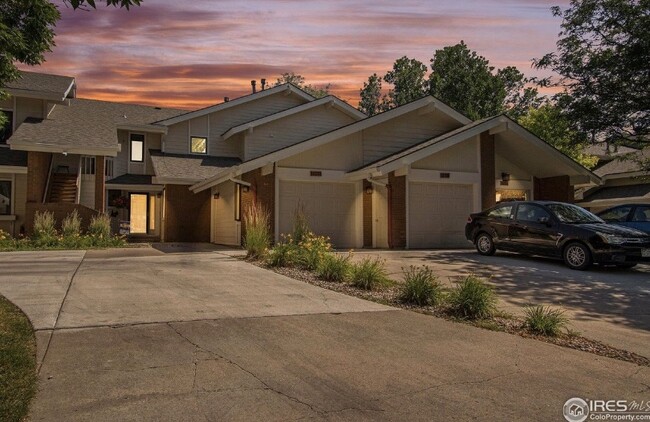 Garage with climate-controlled storage - 1424 Front Nine Dr