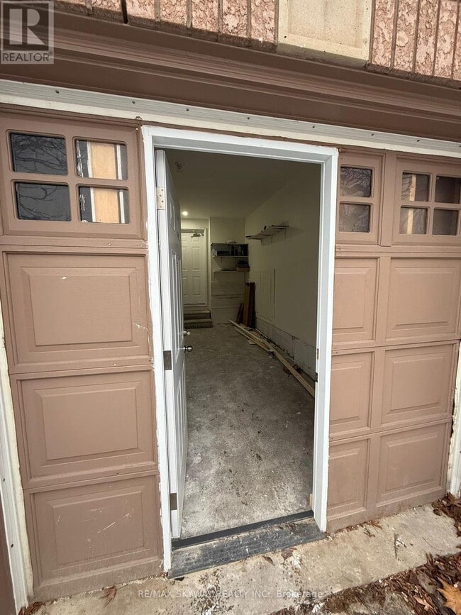 Building Photo - 22 Waterdale Rd