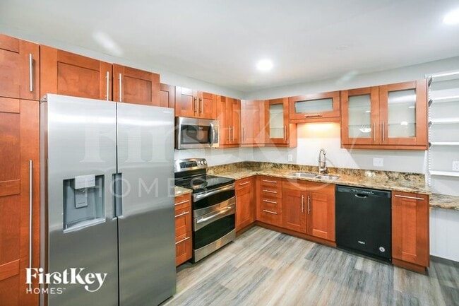 Foto del edificio - 6050 Northland Rd