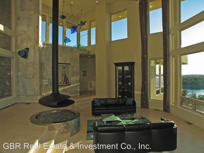 Building Photo - 2249 Outrigger Dr