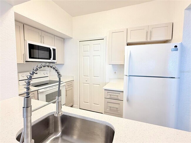 Building Photo - 2314 Mid Town Terrace