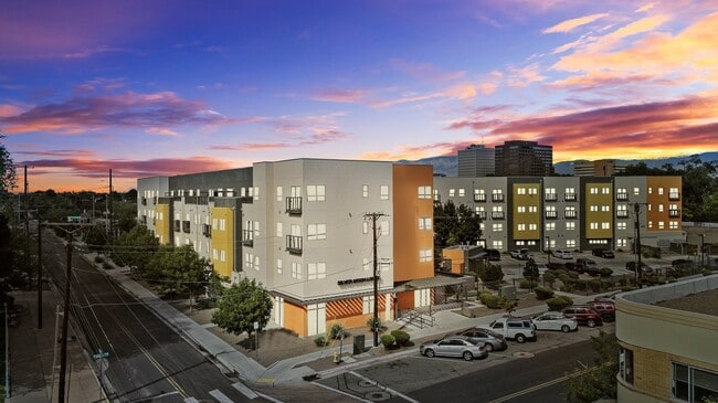 Foto del edificio - Silver Moon Lodge