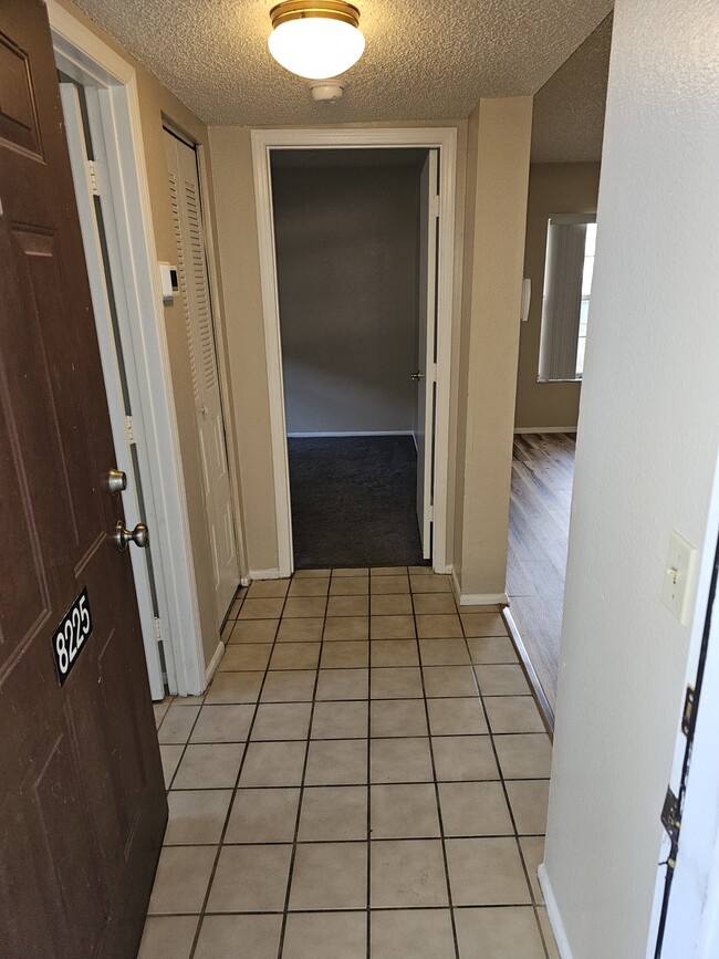 Foto del edificio - 8225 Fairways Cir