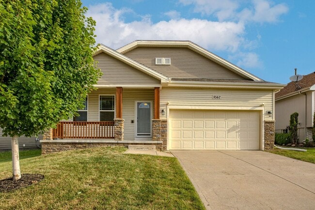 Spacious 4-Bedroom Near Lake Cunningham - Spacious 4-Bedroom Near Lake Cunningham House