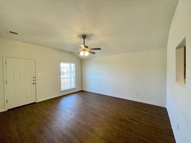 Building Photo - 1529 Justin Lp