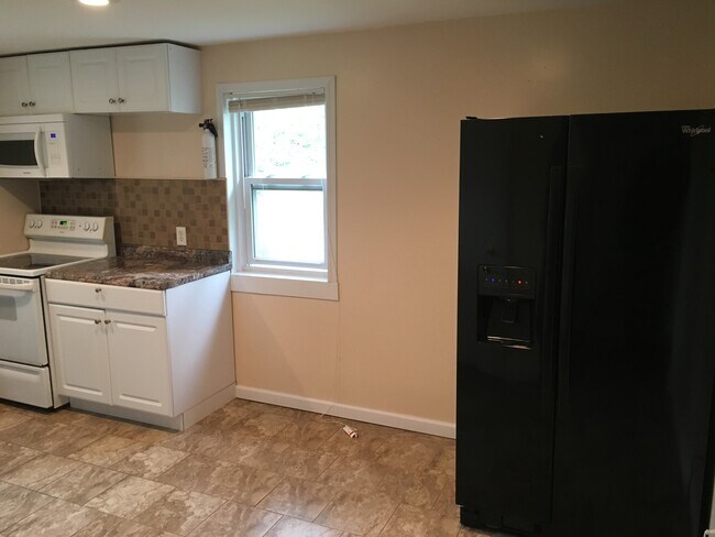 Kitchen - 4228 Spruce Ave