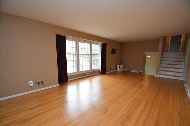 Foto del edificio - 28 Candlewood Dr