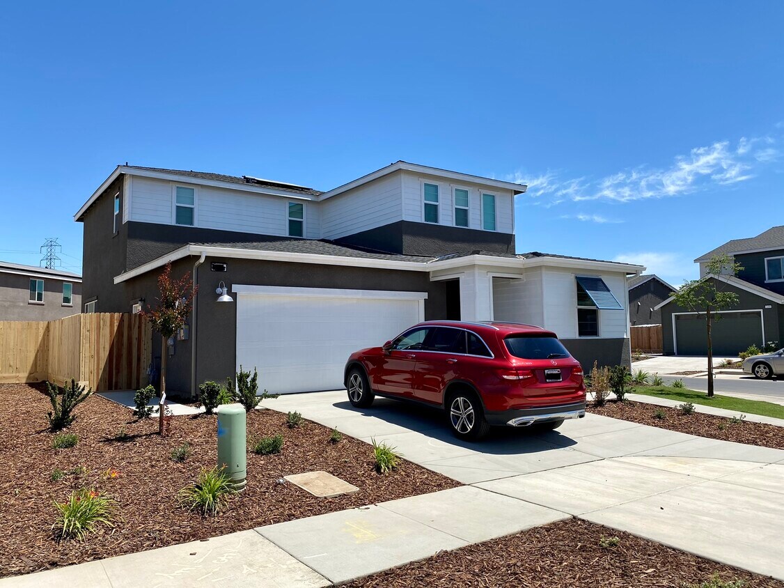 Primary Photo - 2446 Cortes Dr