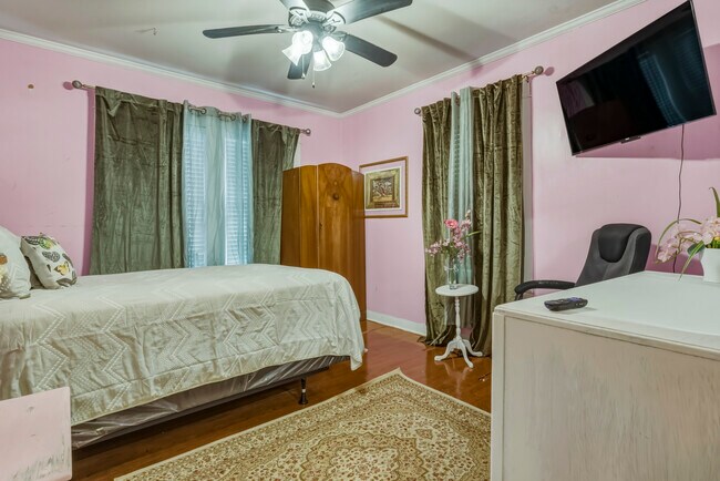 Foto del edificio - 412 Pinehill Dr