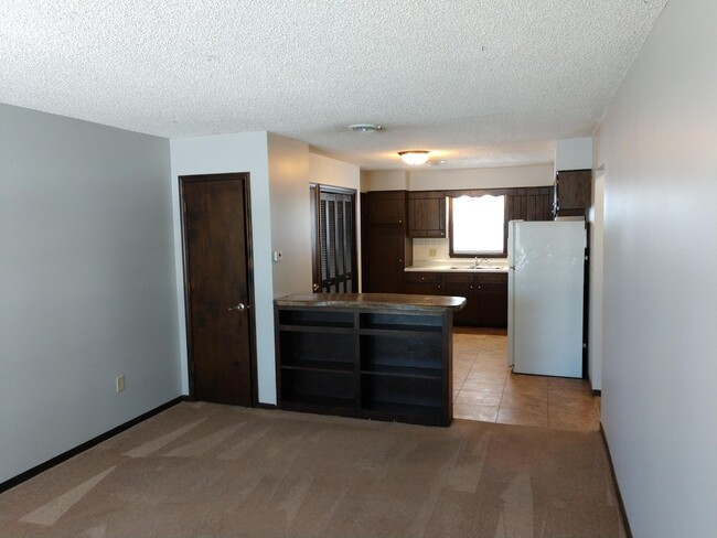 Foto del edificio - 2 Bedroom Duplex located on East Side of MHK!