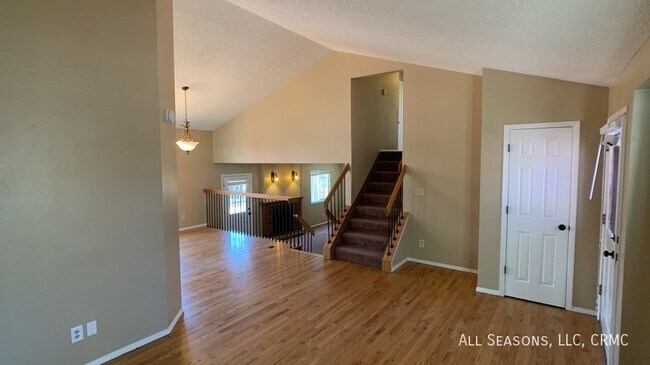 Building Photo - 3840 Hickory Hill Dr