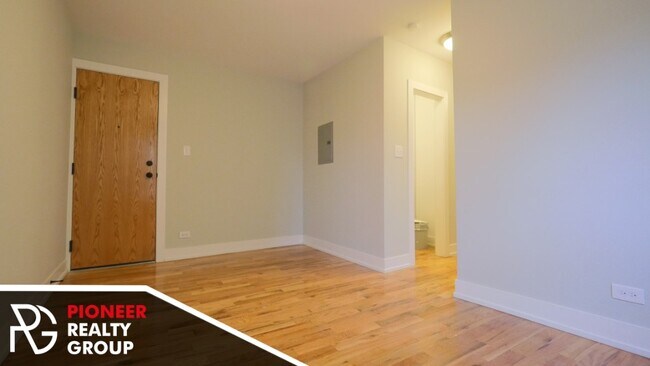 Building Photo - 2900 N Mildred Ave