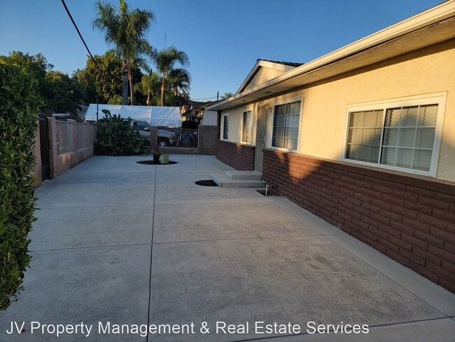 Building Photo - 3 br, 1.5 bath House - 19240 Envoy Avenue
