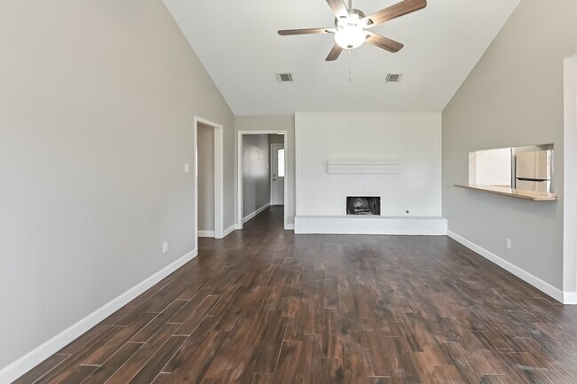 Building Photo - 11122 Kirwin Ln