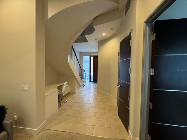 Foto del edificio - 239 Cosmopolitan Ct