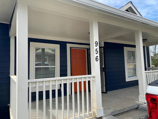 Building Photo - Room in Single Family Home on Mayson Turner Rd NW