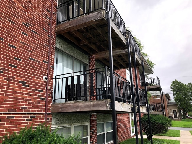 Photo - 6226 Laurelton Ave Townhome