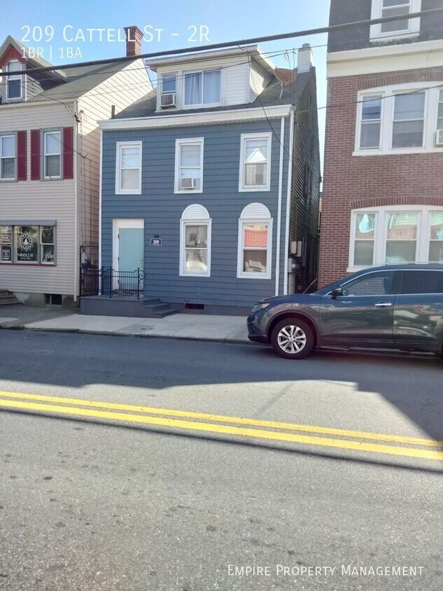 Foto principal - 209 Cattell St