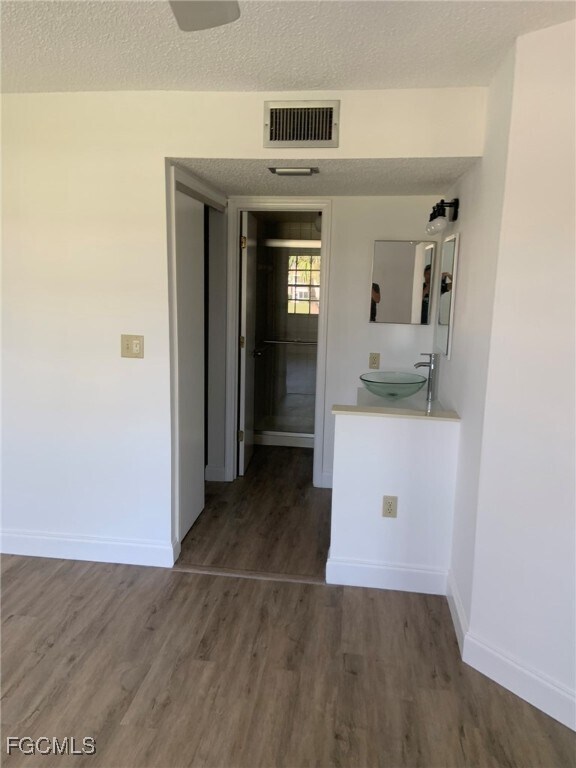 Building Photo - 17160 Hawks Nest