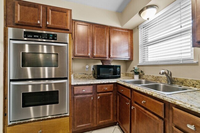 Foto del edificio - 2117 Freeland Way