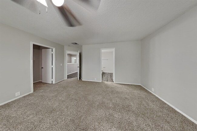 Foto del edificio - 14906 Sugarhollow Dr