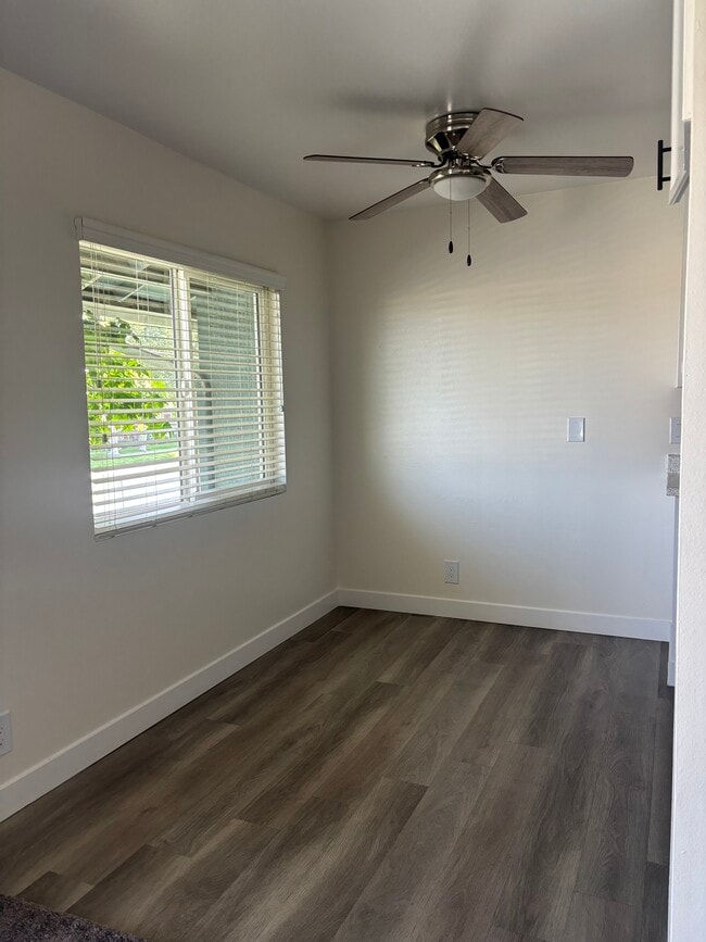 #017 Comedor - Parc Mountain View Apartments