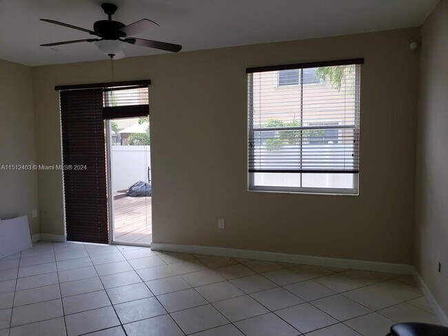Foto del edificio - 17024 SW 35th St