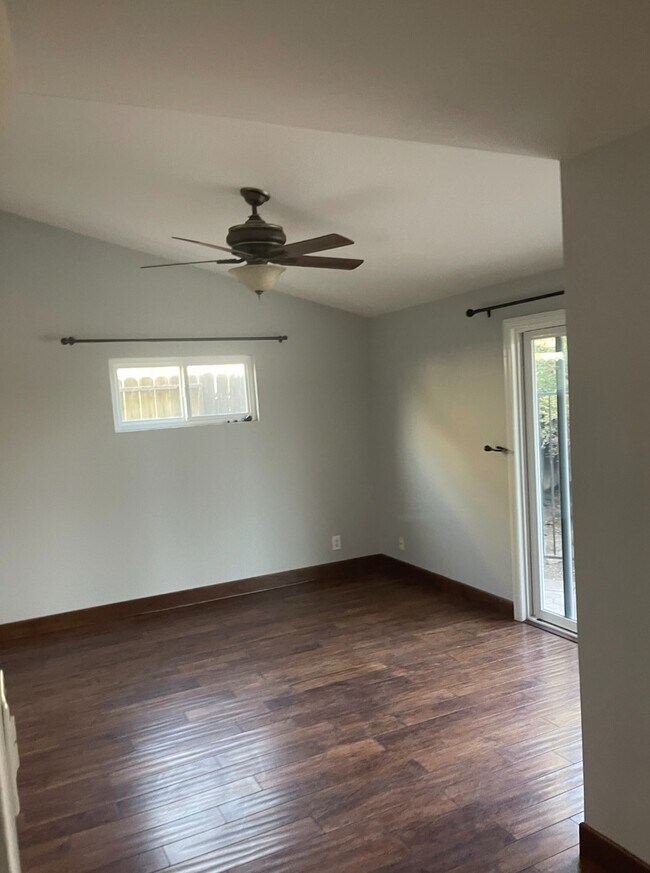 Building Photo - 11210 Paso Robles Ave