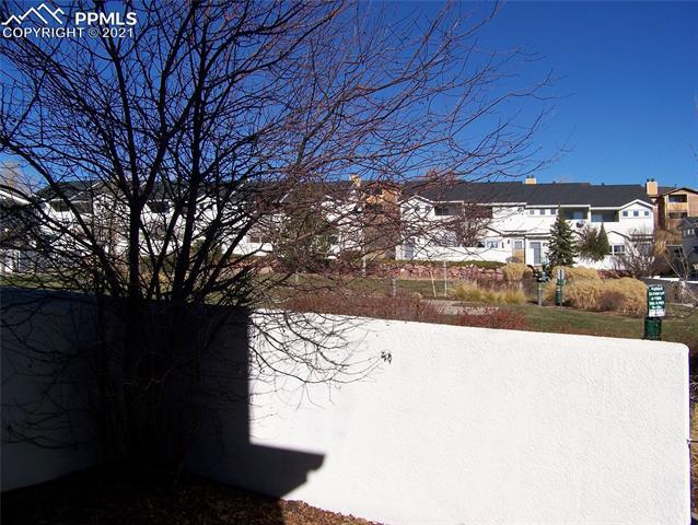 Building Photo - 938 Mountain Crest View