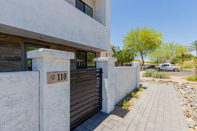 Foto del edificio - 1318 S 105th Pl