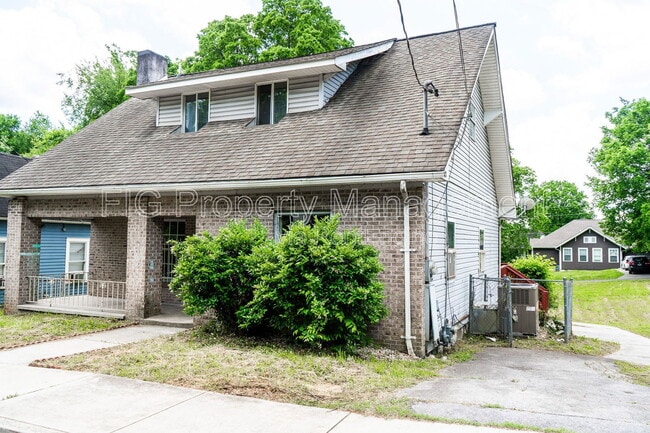 Building Photo - 1630 Wallace St