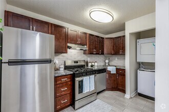 Interior Photo - Peninsula Grove