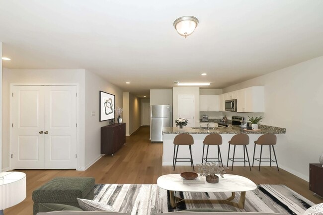 Building Photo - 10070 Cerritos dr