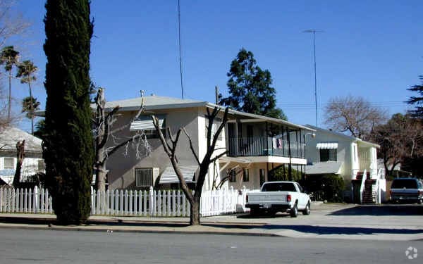 Building Photo - 368 N 3rd St