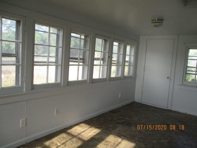 Building Photo - 4 br, 2 bath House - 7467 W. Highway 34