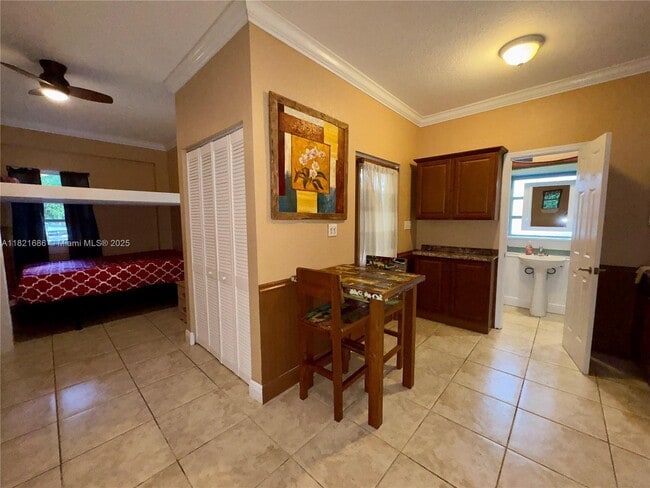 Building Photo - 786 Bostwick Dr