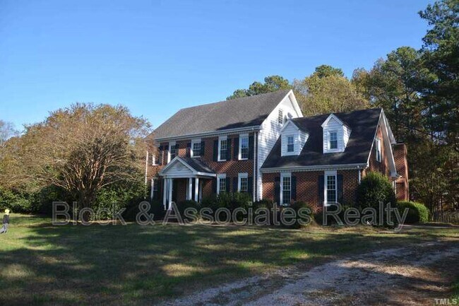 Building Photo - 3804 W Cornwallis Rd