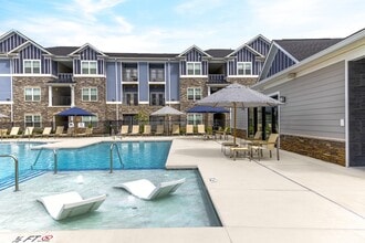 Building Photo - The Retreat at Knoxville
