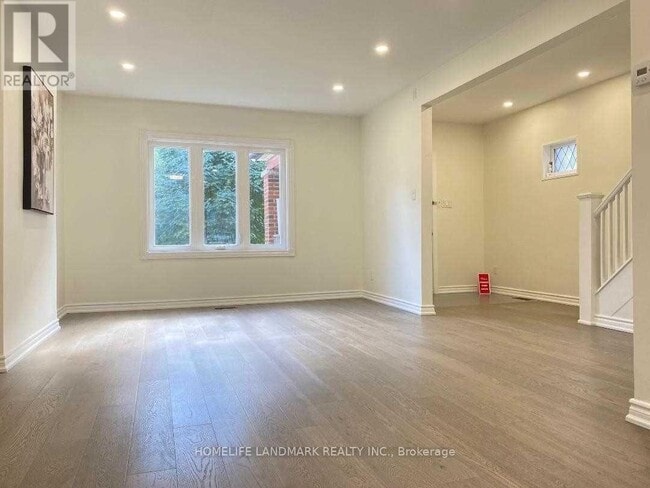 Building Photo - 134 Manor Rd E