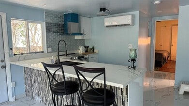 Building Photo - 1633 McKinley St