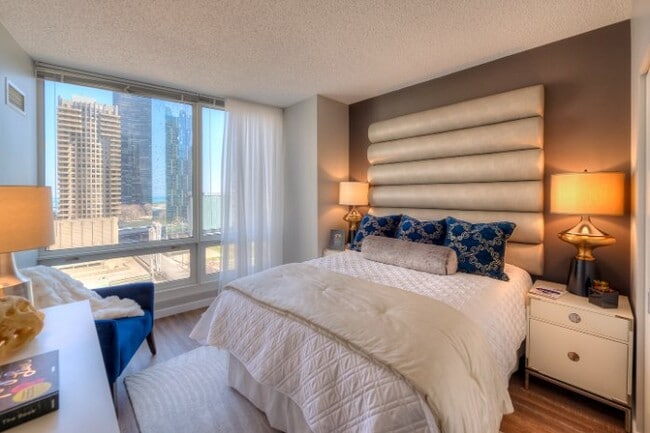 Building Photo - 396 E Ohio St