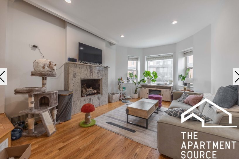 Photo - 1806 W Grand Ave (Chicago, IL)