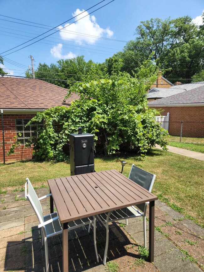 6239 Nottingham Ave Unit 2W, Saint Louis, MO 63109 Rentals in Saint Louis at 6239 Nottingham Ave