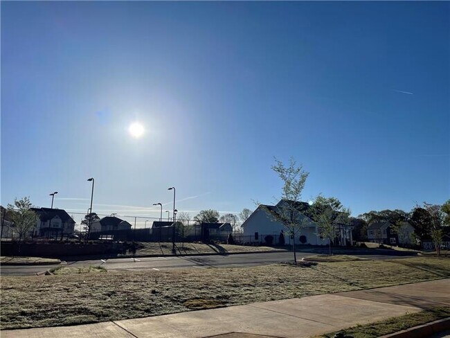 Building Photo - 5540 Bower Pl