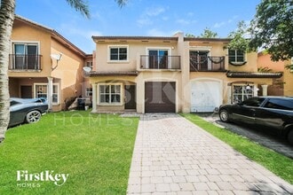 Building Photo - 885 SW 6th Ct