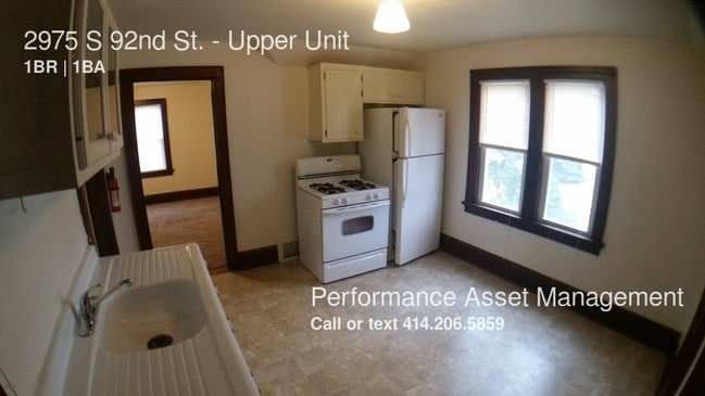 Building Photo - 2975 S 92nd St