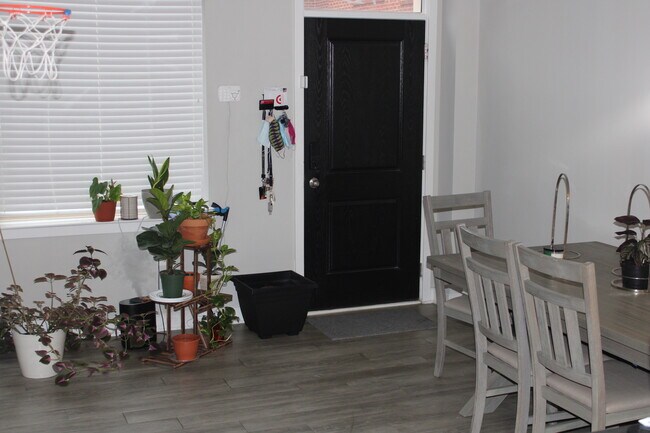 Main living room - 1262 Talbert St SE