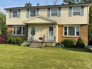 Building Photo - 43 Jeffrey Dr