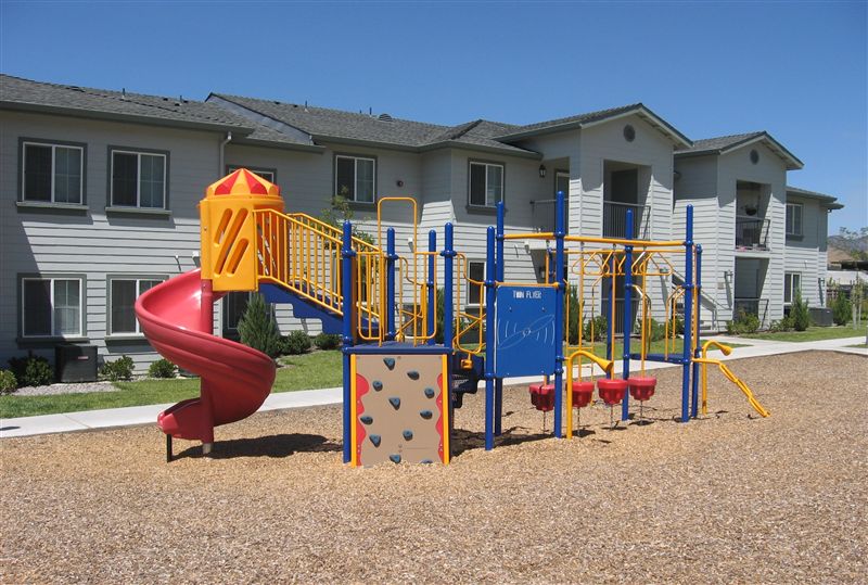 Building Photo - 400 N Foothill Dr