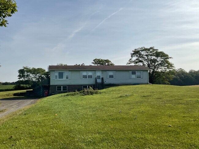 Building Photo - 3 br, 1.5 bath House - 115 HIGH MOUNTAIN ROAD